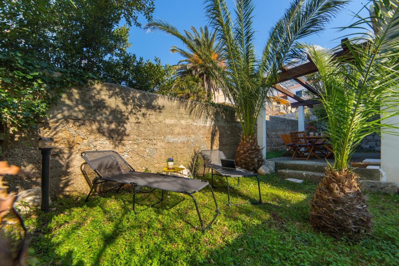 Peaceful Oasis Apartment Makarska
