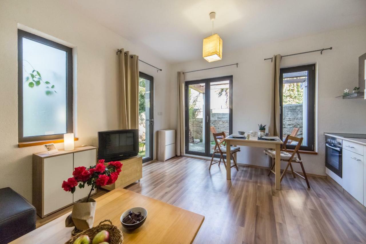 Peaceful Oasis Apartment Makarska